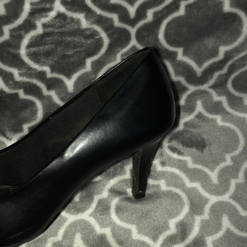 Shose - Picture 2 of 3